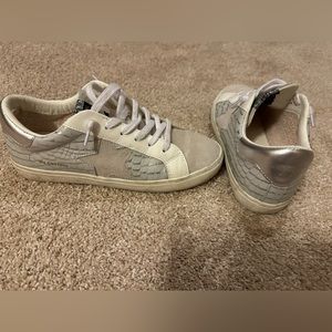 Women’s Vintage Havana Star Sneakers. Size 7.5.